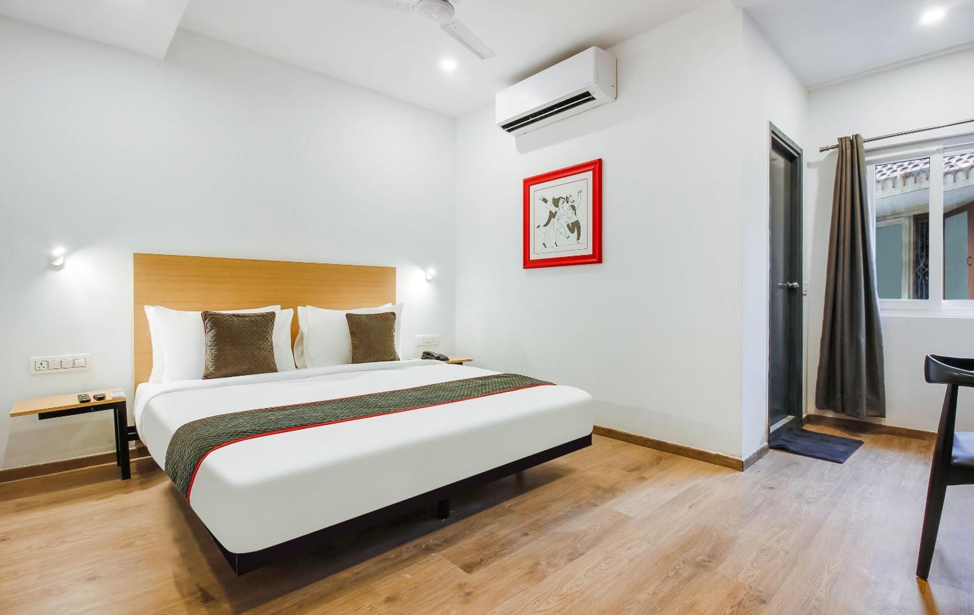 Super Townhouse The Cinco Hotel Near Esi Hospital Hyderabad Exteriör bild