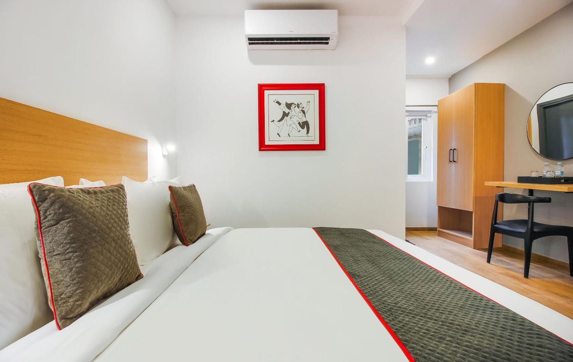 Super Townhouse The Cinco Hotel Near Esi Hospital Hyderabad Exteriör bild