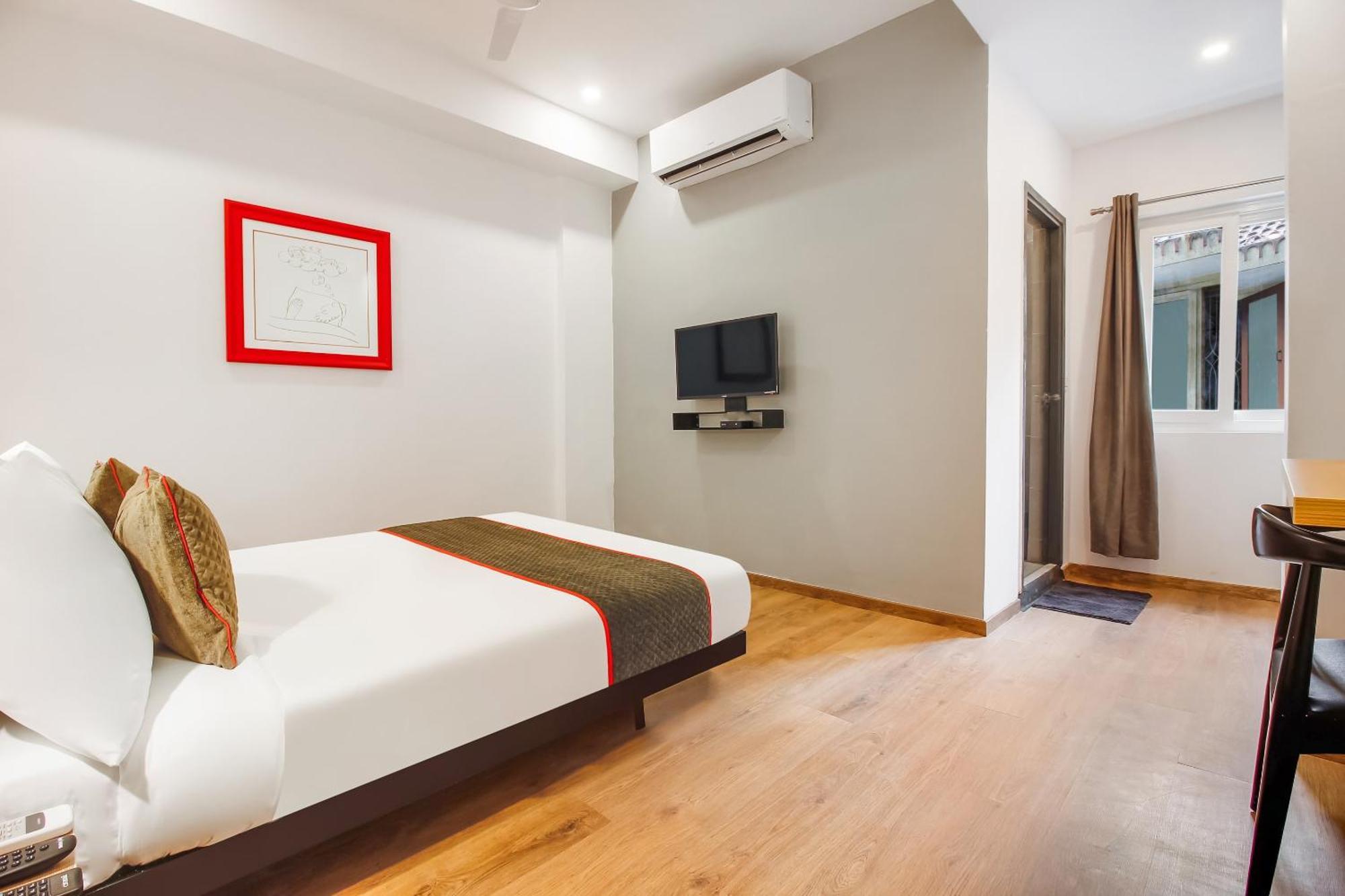 Super Townhouse The Cinco Hotel Near Esi Hospital Hyderabad Exteriör bild
